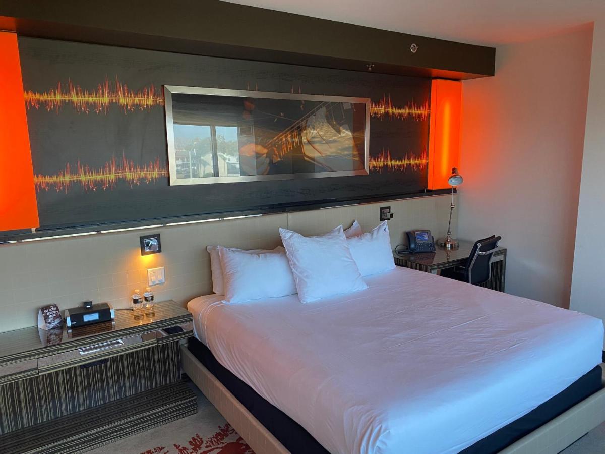 Hard Rock Hotel & Casino Biloxi Exterior foto A room at the Hard Rock Hotel